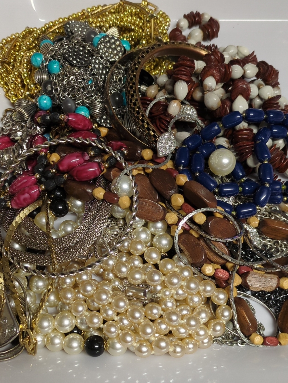 🏵️B33 Assorted Women’s Necklace Set - Multicolours and Materials
